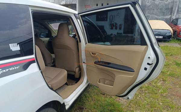 HONDA MOBILIO DD4 1.5 S