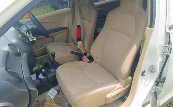 HONDA MOBILIO DD4 1.5 S