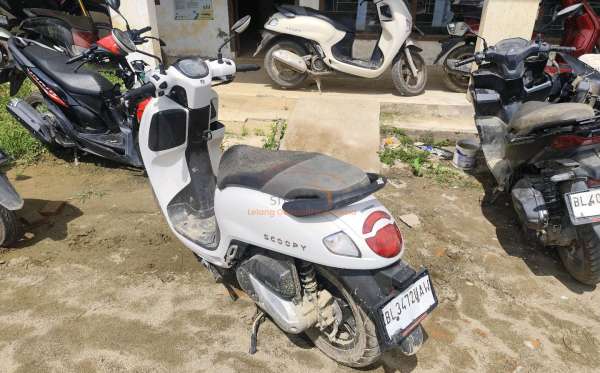 HONDA SCOOPY PRESTIGE