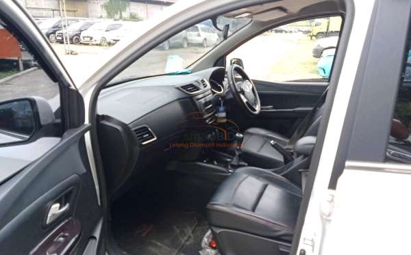 WULING CONFERO S 1.5C