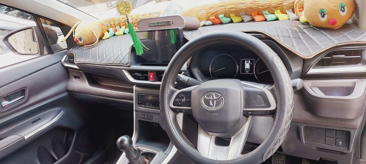 TOYOTA  AVANZA  1.5 G