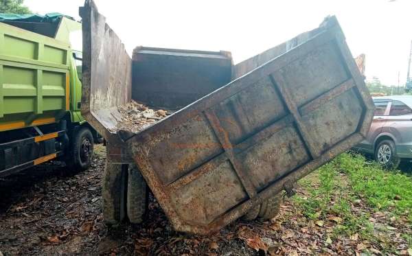 MITSUBISHI COLT DIESEL FE 74