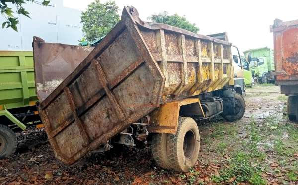 MITSUBISHI COLT DIESEL FE 74