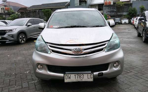 TOYOTA AVANZA