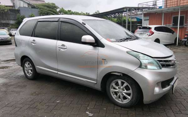 TOYOTA AVANZA