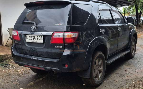 TOYOTA  FORTUNER  2.7 G LUX