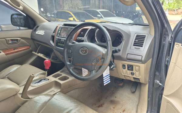 TOYOTA  FORTUNER  2.7 G LUX