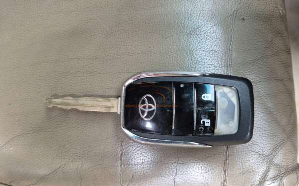 TOYOTA  FORTUNER  2.7 G LUX