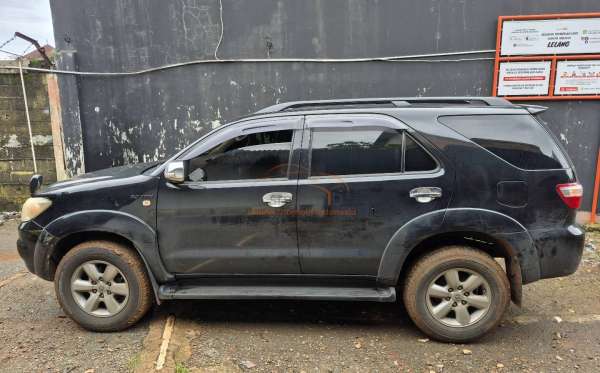 TOYOTA  FORTUNER  2.7 G LUX