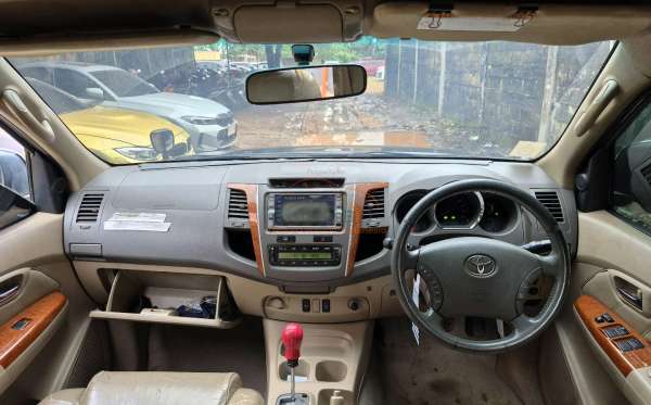 TOYOTA  FORTUNER  2.7 G LUX