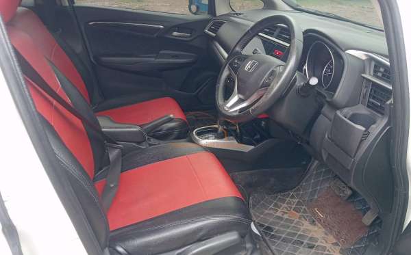 HONDA JAZZ GK5 1.5 RS