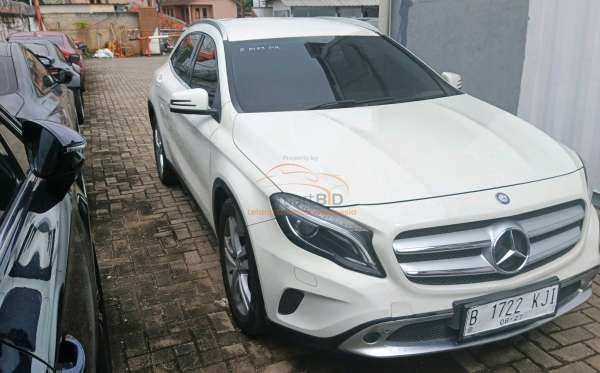 MERCEDES BENZ  GLA 200  X156
