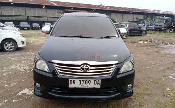 TOYOTA INNOVA G