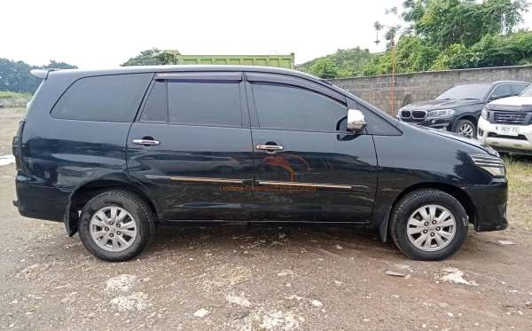 TOYOTA INNOVA G