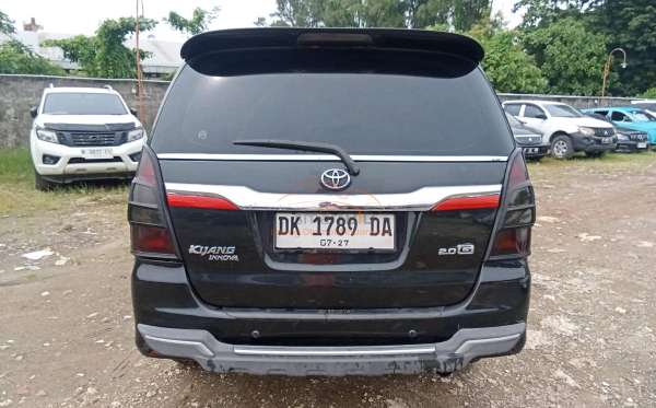 TOYOTA INNOVA G