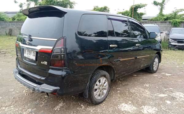 TOYOTA INNOVA G