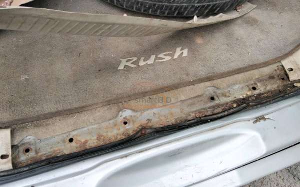 TOYOTA RUSH