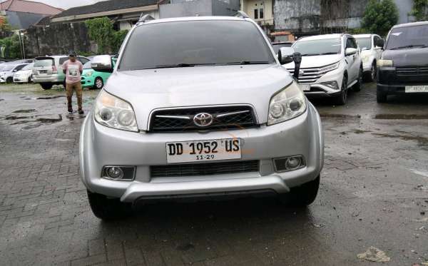 TOYOTA RUSH