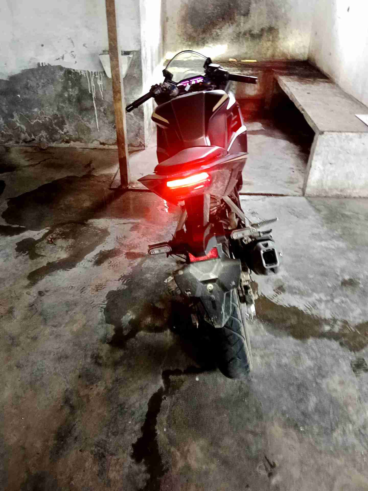 HONDA CBR 150 R