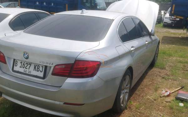BMW 528i