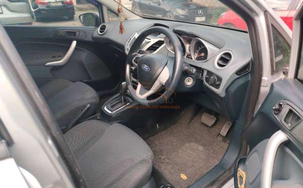 FORD FIESTA1.6L AT S