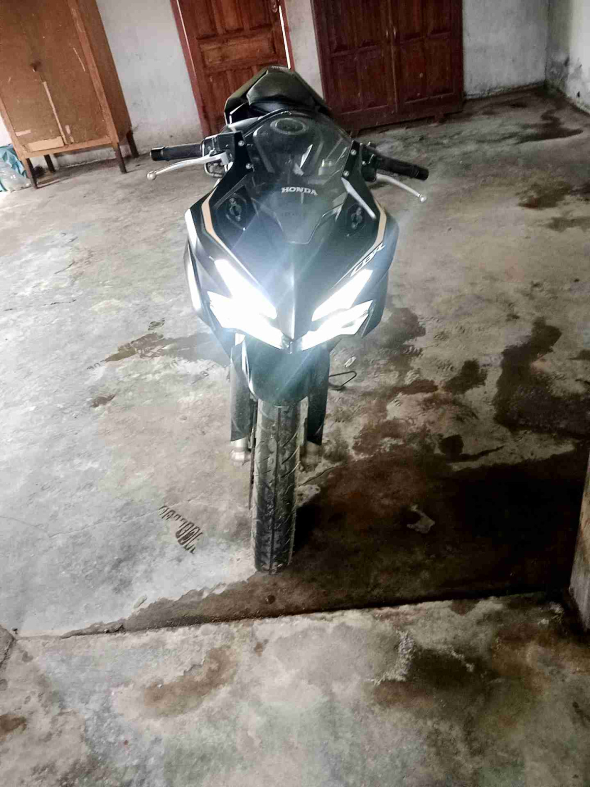 HONDA CBR 150 R