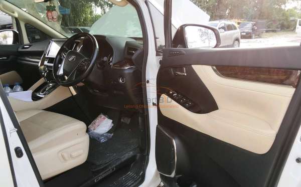 TOYOTA ALPHARD 2.5 G