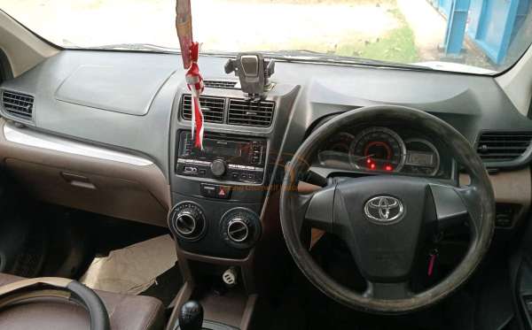 TOYOTA AVANZA 1.3 E