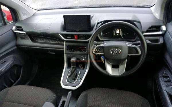 TOYOTA AVANZA 1.5 G