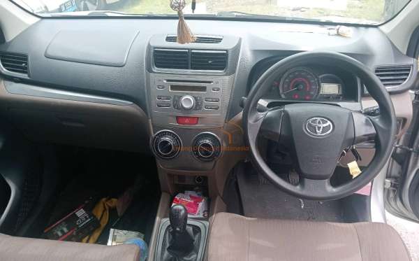 TOYOTA AVANZA