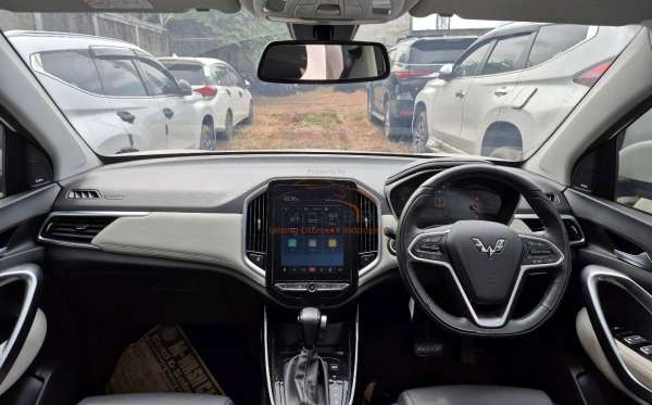 WULING ALMAZ 1.5 LT LUX CVT