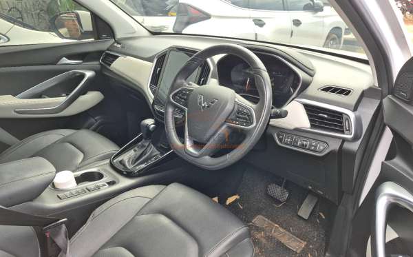 WULING ALMAZ 1.5 LT LUX CVT