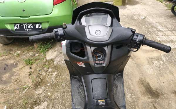 YAMAHA NMAX