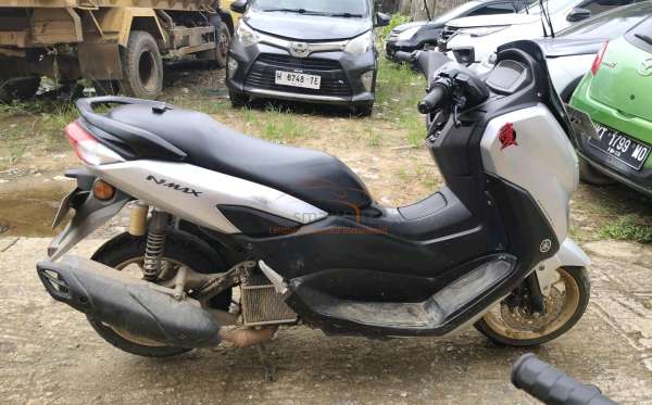 YAMAHA NMAX