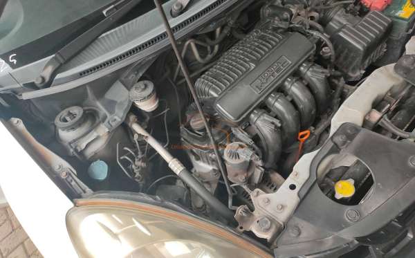 HONDA  MOBILIO  DD4 1.5 S