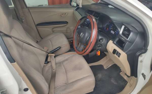 HONDA  MOBILIO  DD4 1.5 S