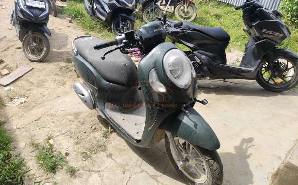 HONDA SCOOPY PRESTIGE