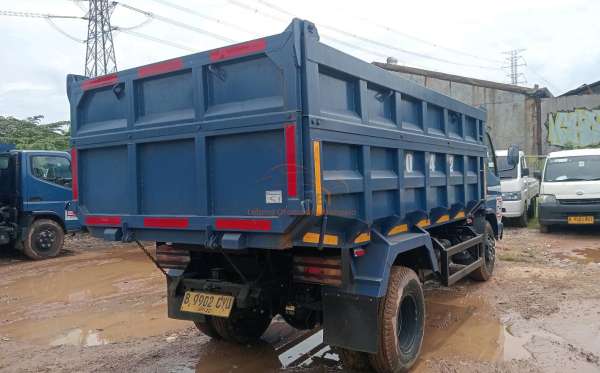 MITSUBISHI CANTER FE 74