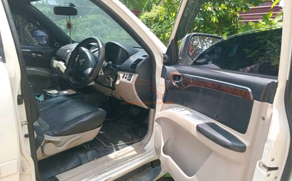 MITSUBISHI PAJERO SPORT DAKAR