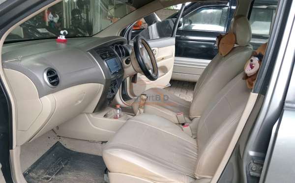 NISSAN GRAND LIVINA XV