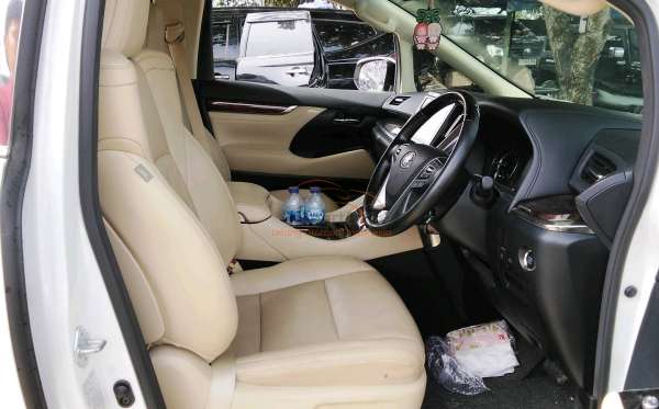 TOYOTA ALPHARD 2.5 G