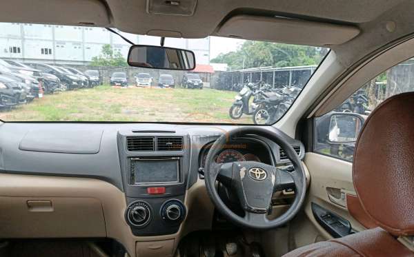 TOYOTA  AVANZA  G