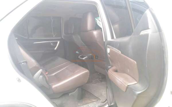 TOYOTA  FORTUNER  2.4 VRZ