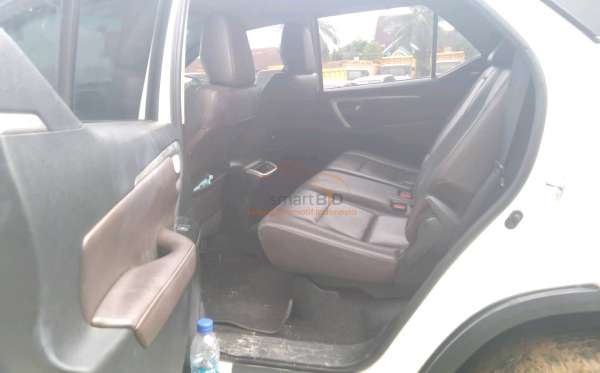 TOYOTA  FORTUNER  2.4 VRZ