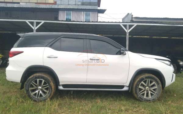 TOYOTA  FORTUNER  2.4 VRZ