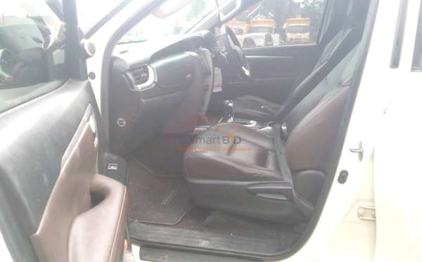 TOYOTA  FORTUNER  2.4 VRZ