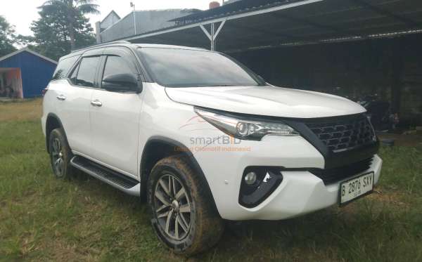 TOYOTA  FORTUNER  2.4 VRZ