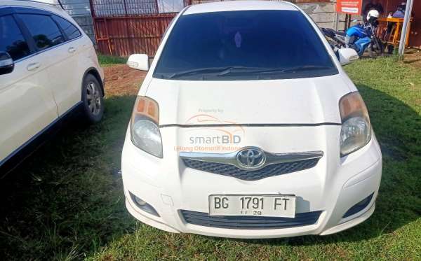 TOYOTA YARIS E