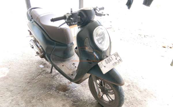 HONDA SCOOPY PRESTIGE