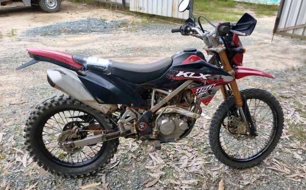 KAWASAKI KLX 150